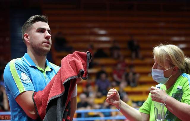 轻球员为基 轻球员为基