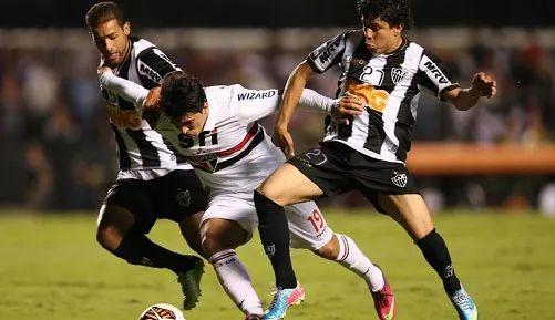 漏篮板的中 漏篮板的中